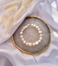 Load image into Gallery viewer, Fresh Water Pearl Bracelet