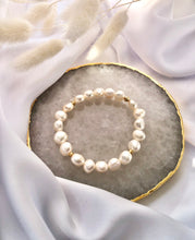 Load image into Gallery viewer, Fresh Water Pearl Bracelet