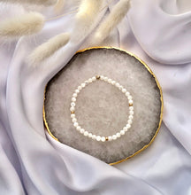 Load image into Gallery viewer, Dainty Mother of Pearl Bracelet