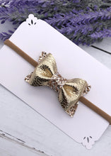 Load image into Gallery viewer, Leather Luna Bows

