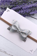 Load image into Gallery viewer, Leather Luna Bows
